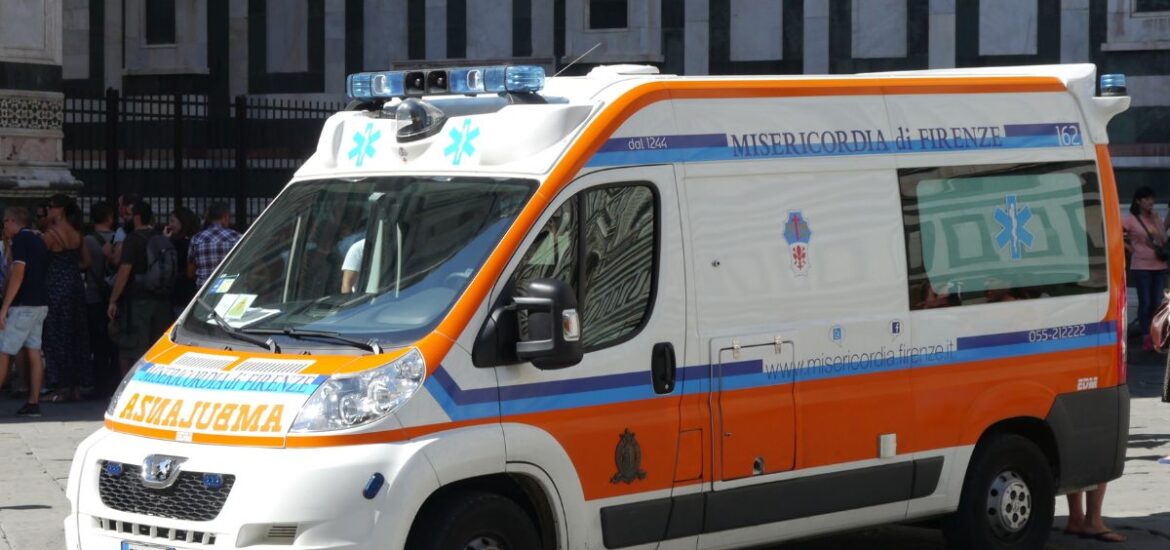 Quelles sont les différences entre le transport médical privé et le transport médical public ?