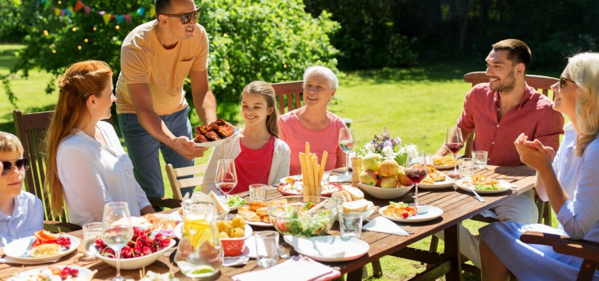 Créer des liens autour de la table : l'importance des repas en famille