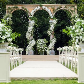Comment choisir le fleuriste idéal pour votre mariage : conseils et astuces